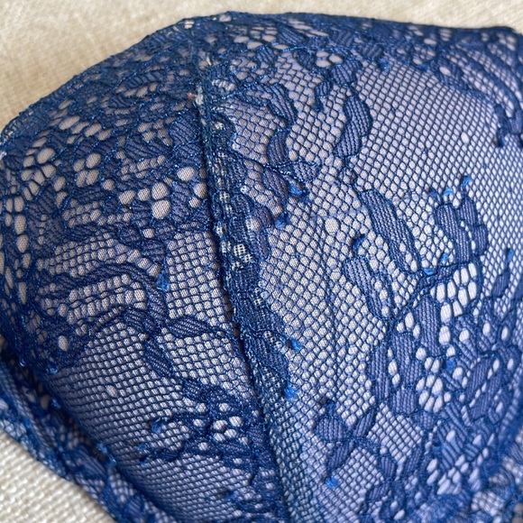 3 Victoria’s Secret push-up bras - Picture 10 of 17